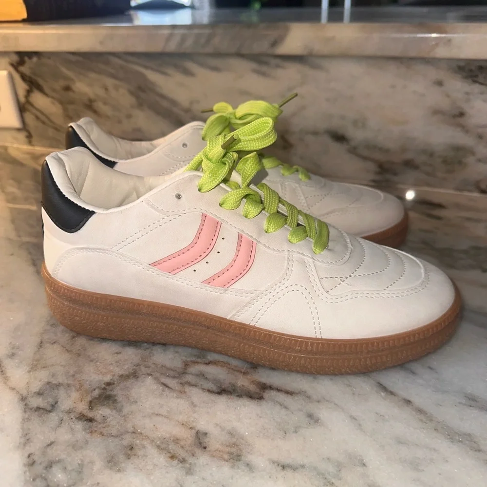 NWOT Nicole Miller Nixie Size 10 Women's Sneakers with Pink and Green Accents